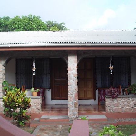 Seashell Self Catering Villa Grand Anse  ภายนอก รูปภาพ